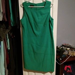 Cute green dress, perfect for spring